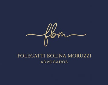 Escritório Folefatti, Bolina e Moruzzi advogados, logo em letra cursiva em dourado FMB Advogados