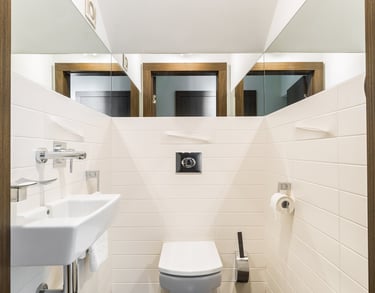 Modernisiertes Badezimmer mit neuen Fliesen und Armaturen in Aachen