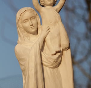 Notre Dame de France statue de la vierge Pèelerine