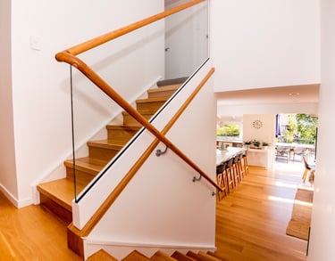 Glass Lab Balustrade in Stairwell Renovation