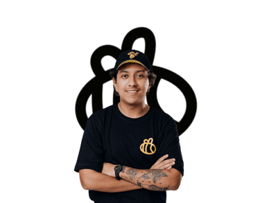 Imagem do diretor e CEO, Enzo, com uma abelha ao fundo.