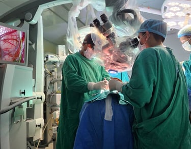 Dr. David Tafur / Neurosurgeon in Lima / Best Spine Surgeon