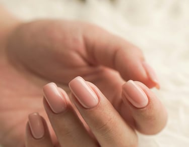 Soins ongles réalisés à l’institut Fée Pour Vous à Roquefort près d’Agen