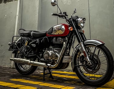 Rental motor klasik Royal Enfield Classic 350 Chrome Red 2022 - tersedia di ridenation.id