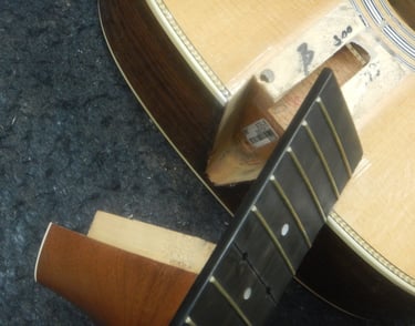 Martin acoustic guitar neck reset