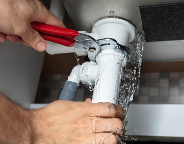 24/7 emergency plumbing service in UAE for burst pipes and urgent water leaks