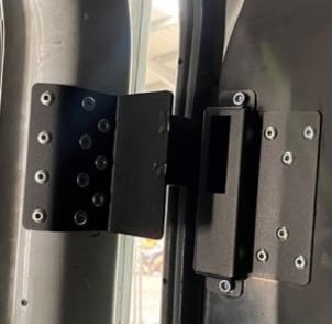 Van Anti peel bracket