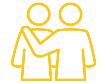 duas pessoas, uma com a mão sobre o ombro da outra