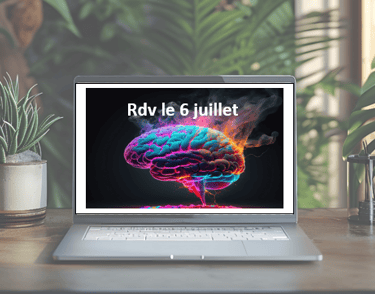 PC avec image cerveau évoquant la visioconférence