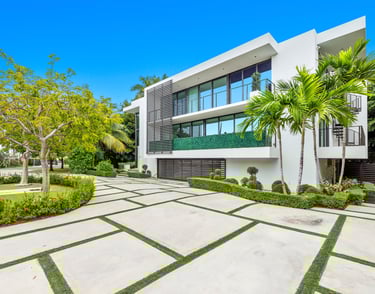 Real estate photo of luxury house on Hibiscus Island