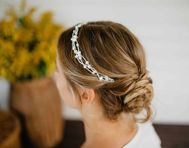 Beautiful wedding updo, hairstyle inspiration for short hair