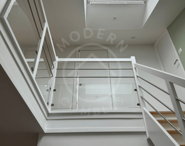 Vide mezzanine sur entrée
