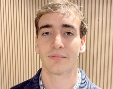 Julián Hary Beccar Varela