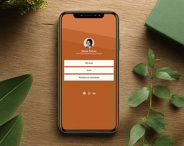 Biglietto da visita digitale visualizzato su smartphone, pensato per liberi professionisti che non h