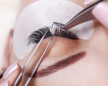 ¿Qué son las extensiones de pestañas?