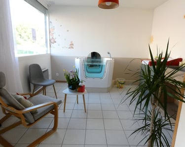 Baignoire couche hydrothérapie bébé Léguevin 