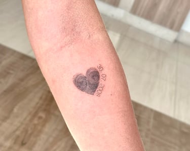 tatuagem digital mae e filho delicada fortaleza