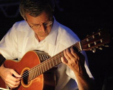 Thomas Smith performing. photo by J.K. Thornton