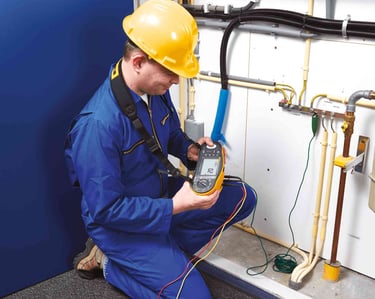 Elektrik kullanan işletmelerde elektrik yükünün güvenli bir şekilde toprağa iletilmesi için toprakla