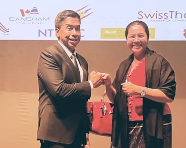 Sanet CEO Chulalux Chinwong Denk chats with new Bangkok mayor Chadchart Sittipunt