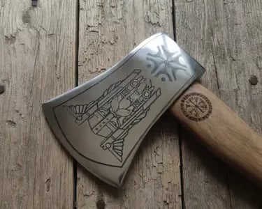 grawerowane siekierki