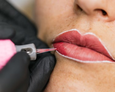 Pigmentazione delle labbra durante la fase di applicazione del colore