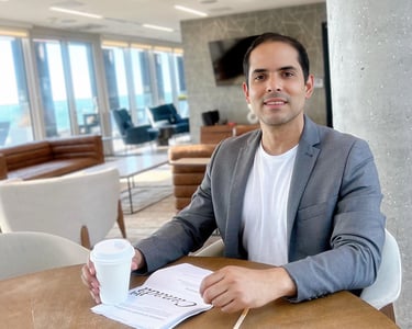Alejandro González, Consultor (RCIC) 