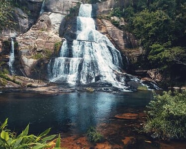 Diyaluma Falls