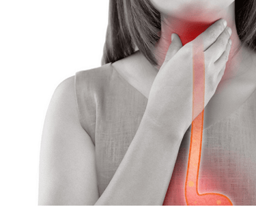 Woman with throat pain and a red arrow pointing to the illness.