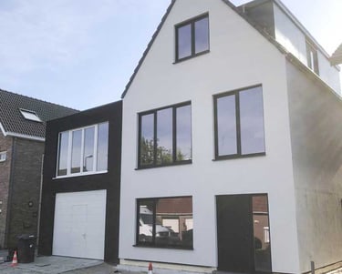 Buitengevel met zwarte crêpe