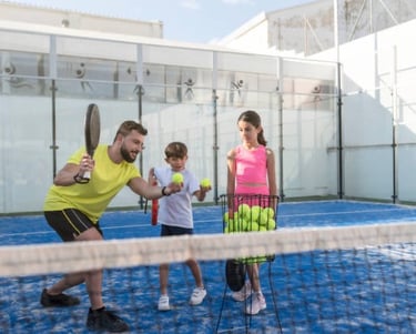 Padel vibes, junior padel coach