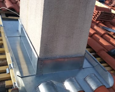 Travaux de zinguerie de qualité par Renov Toiture spécialiste à Pau