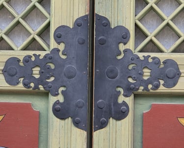 Metalwork on Beomeosa Temple building