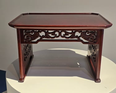 Finished tray table