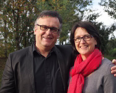 Hervé and Mireille GATE standing next to each other Maison Les Terrasses Villa du Fauquié