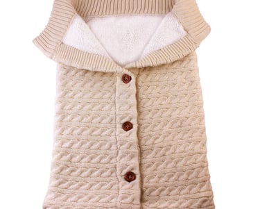 Baby sleeping bag with knitted fabric shell and fleece lining