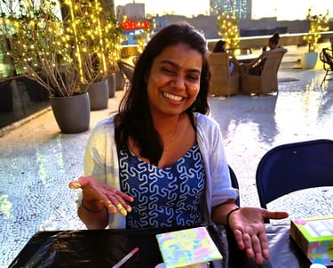 CraftCulture fluid art workshop participant