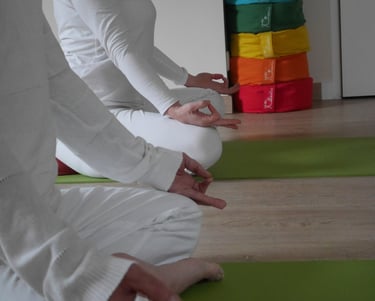 Médiation de kundalini yoga salle de Fontenilles