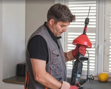 Débouchage canalisation bouchée avec furet de plombier