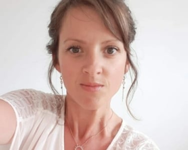 Portrait de Virginie Roger, auteure.