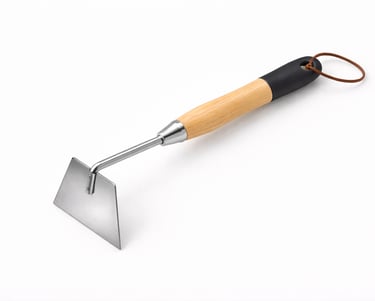 Hand hoe for soil cultivation and farming use