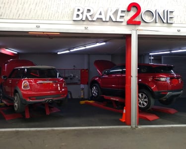 Diagnóstico de frenos de un Mini Cooper y Land Rover en el Servicio especializado Brake2one