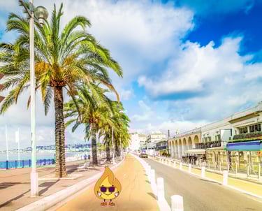 Maxima la petite flamme se promène a la plage de Nice