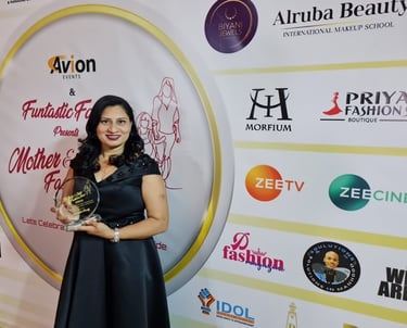 Priya fashions designer Priya Fernandes receiving award