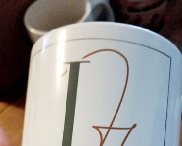 mug avec le logo lafabricalili