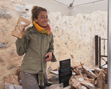 Ariana Living the Dream at Valbonne market
