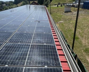 industrijski objekti sa solarnim panelima