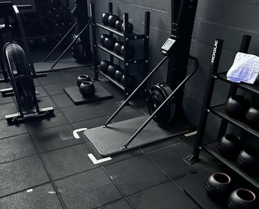 Skierg et Echo Bike, Fatbell, en cours d'Athletic Training chez Episod à Paris