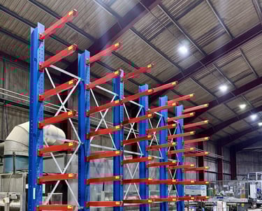 Heavy-duty cantilever racking