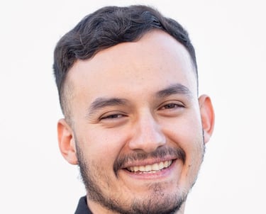 Osvaldo Coutino Headshot